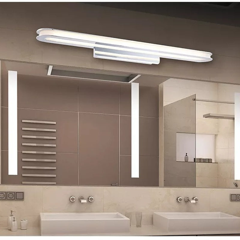 Bathroom Lighting Scheme with a Tunable Mirror Light in Brushed Chrome