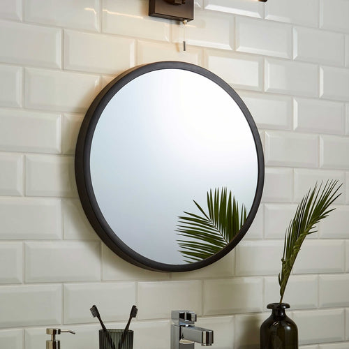 Bathroom Lighting Scheme with a Tunable Mirror Light in Matt Black