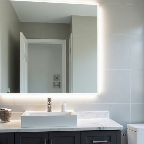 Bathroom Lighting Scheme with a Tunable Mirror Light in Matt White